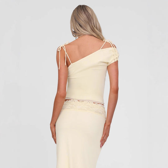 Damen Elegantes Blumenkleid mit fließendem Stoff und feinen Trägern R&B