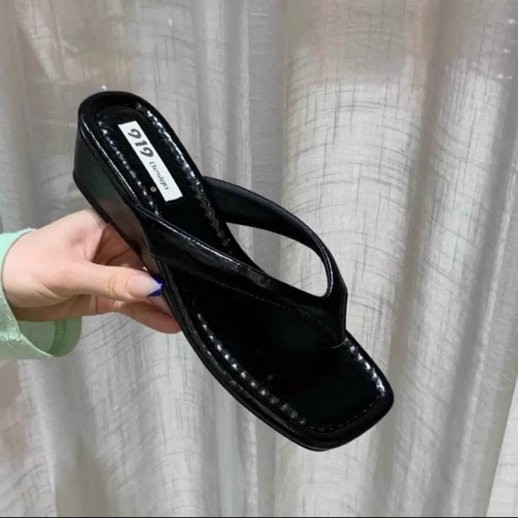 Damen komfortable Pantolette mit modischem Punktdesign R&B