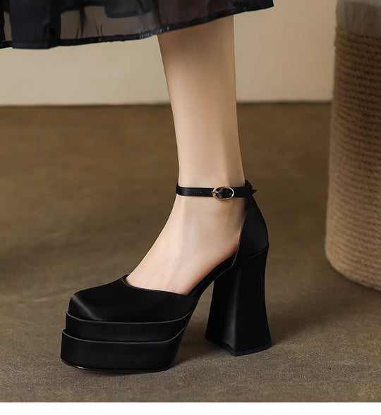Damen Plateau-Pumps mit modernem Design und elegantem Knöchelriemen R&B