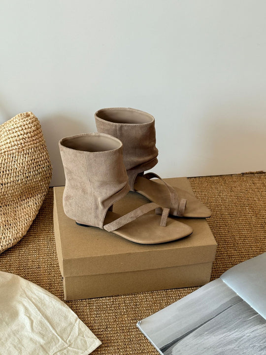 Damen Modische Zehentrenner-Sandalen mit innovativem Falten-Design R&B