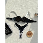 Damen Hochgeschnittener Bikini mit stilvollem Reißverschluss und breiten Trägern