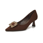 Damen elegante Pumps mit glamourösem Schmuckdetail