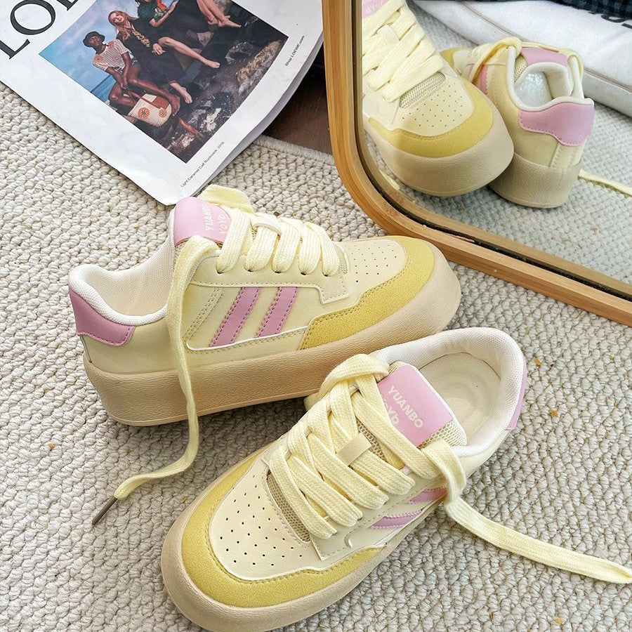 Damen Sportliche Sneakers mit dickem Profil und atmungsaktiver Obermaterialkombination
