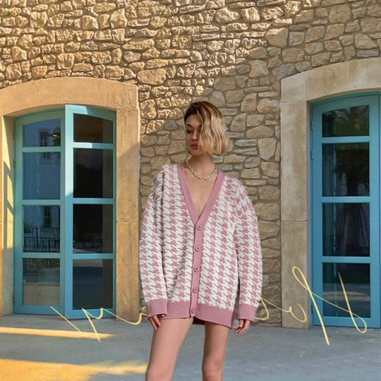 Damen modische Strickjacke mit V-Ausschnitt und Knopfdetails R&B