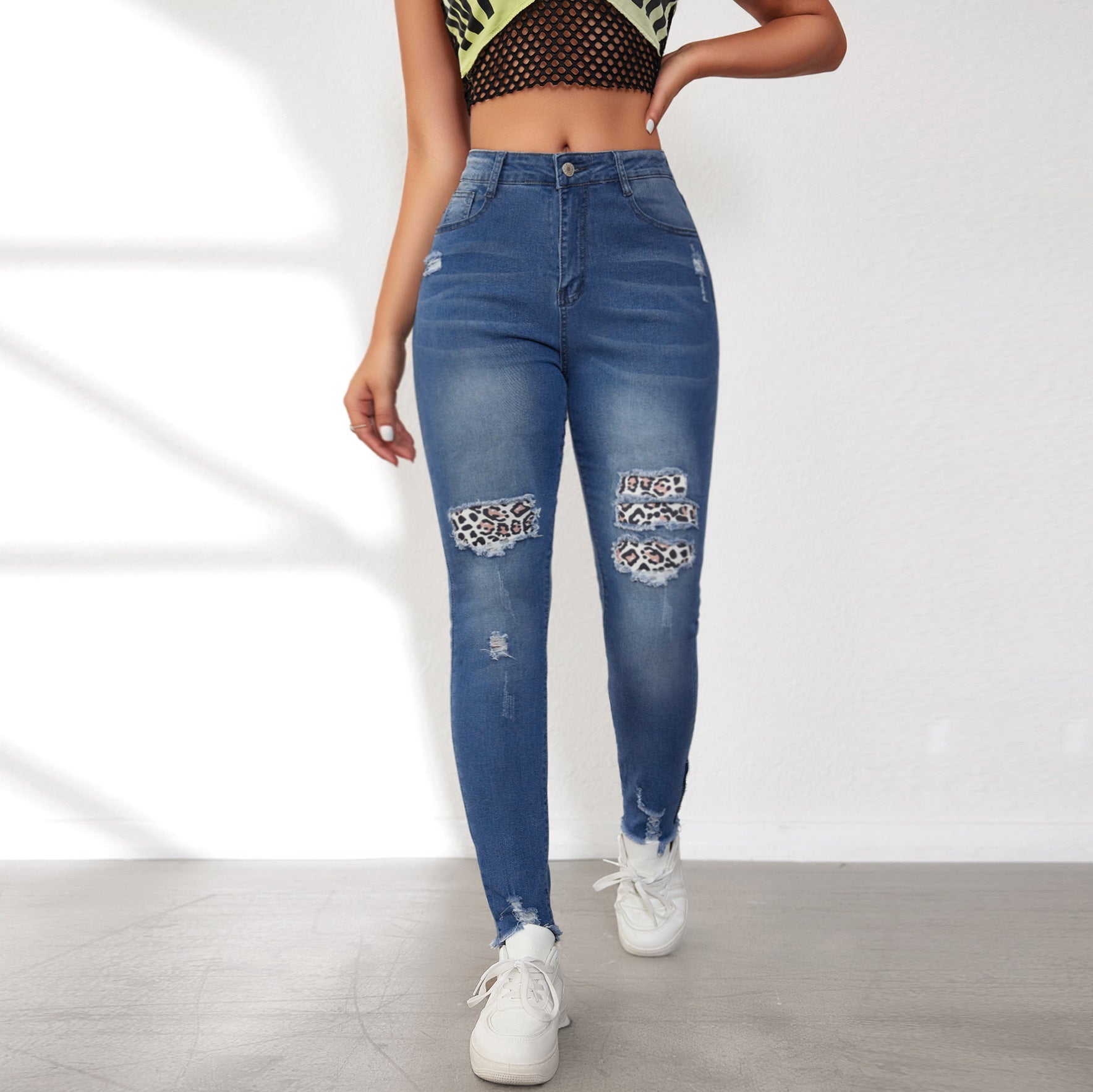 Damen Ripped Skinny Jeans mit modischen Leoparden-Applikationen R&B
