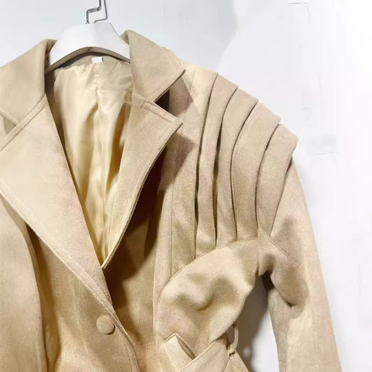 Damen elegante Kunstlederjacke mit Rüschendetails und praktischen Taschen R&B
