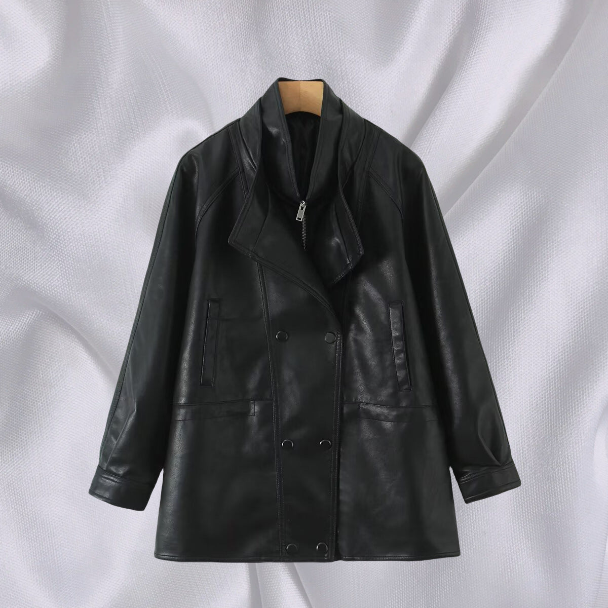 Damen Kunstlederjacke mit breitem Revers und praktischen Taschen R&B
