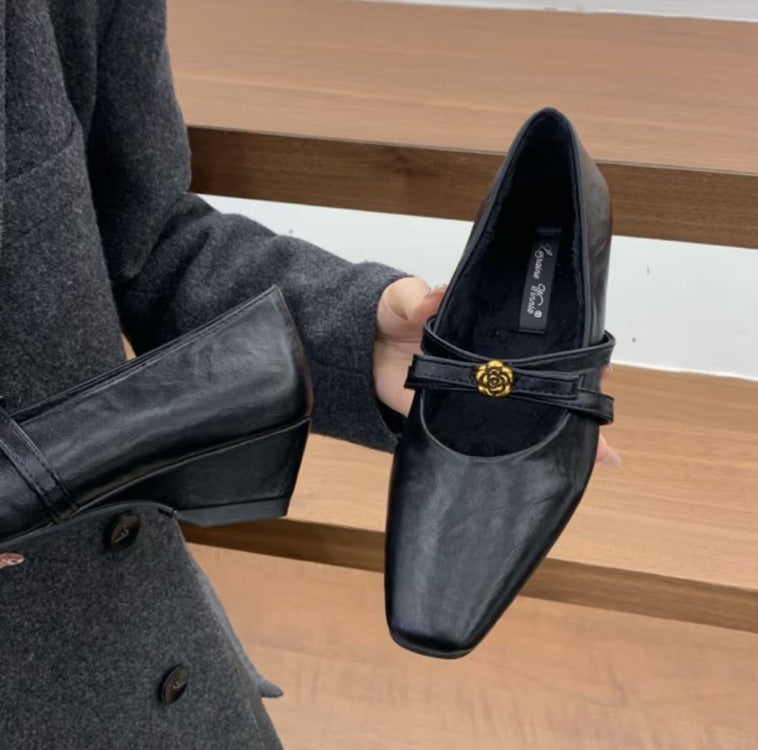 Damen elegante Ballerina-Pumps mit modischem Riemchen und stabiler Sohle R&B