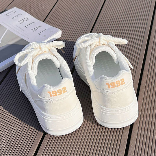 Damen Sportliche Plateau-Sneaker im minimalistischen Design R&B