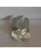 Damen Sandalen mit floralen Akzenten und elegantem Design R&B