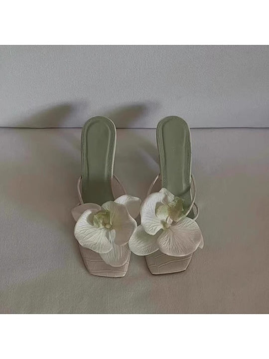 Damen Sandalen mit floralen Akzenten und elegantem Design R&B