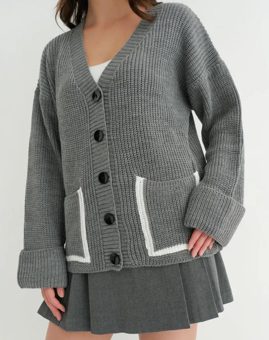 Damen Lässiger Strickcardigan mit tiefem V-Ausschnitt und praktischen Taschen R&B