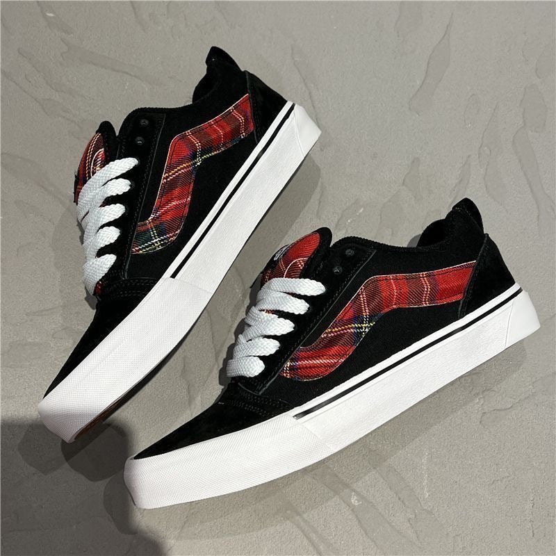 Damen Sneakers mit kariertem Obermaterial und robustem Veloursleder