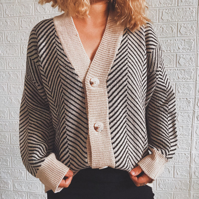 Damen Strickjacke mit modernem Zickzackmuster und kuscheligem Material R&B