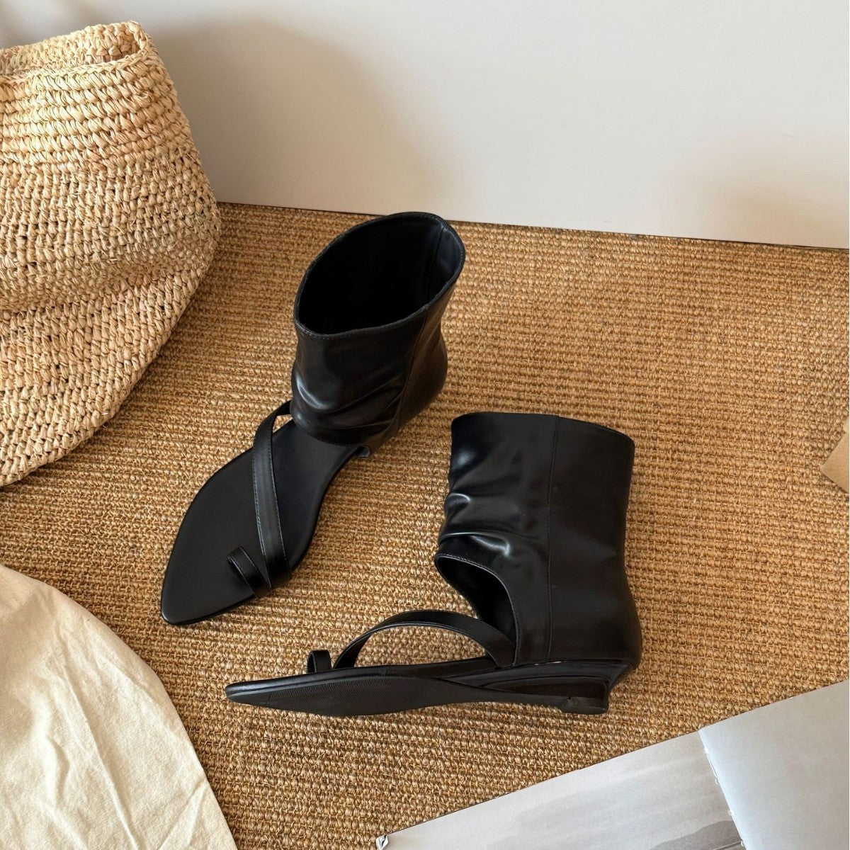 Damen Elegante Leder-Sandalen mit innovativem Design und angesagtem Schaft R&B