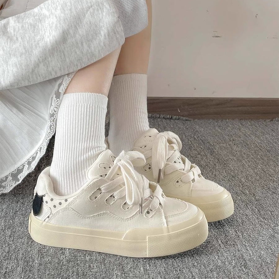 Damen Komfortable Sneakers mit dickem Plateau und verspieltem Schnürsystem