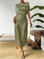Damen Elegantes und fließendes Abendkleid mit asymmetrischem Schnitt R&B