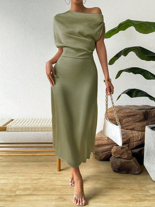 Damen Elegantes und fließendes Abendkleid mit asymmetrischem Schnitt R&B