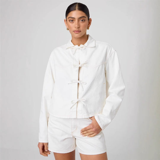 Damen Modernes Denim-Jackett mit Bindegürtel R&B
