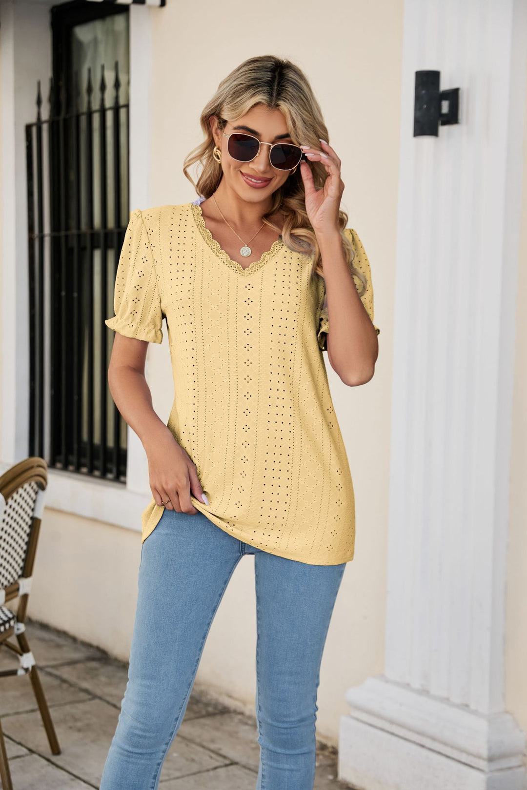 Damen Bluse mit luftigen Rüschen und durchbrochenem Design R&B