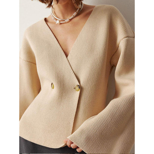Damen modische Strickjacke mit tiefem V-Ausschnitt und eleganten Knopfdetails R&B
