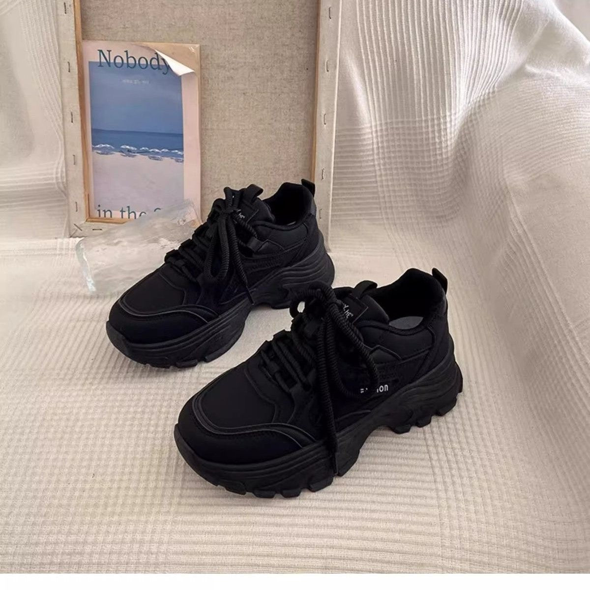 Damen Sportliche Sneakers mit robustem Profil und bequemer Dämpfung
