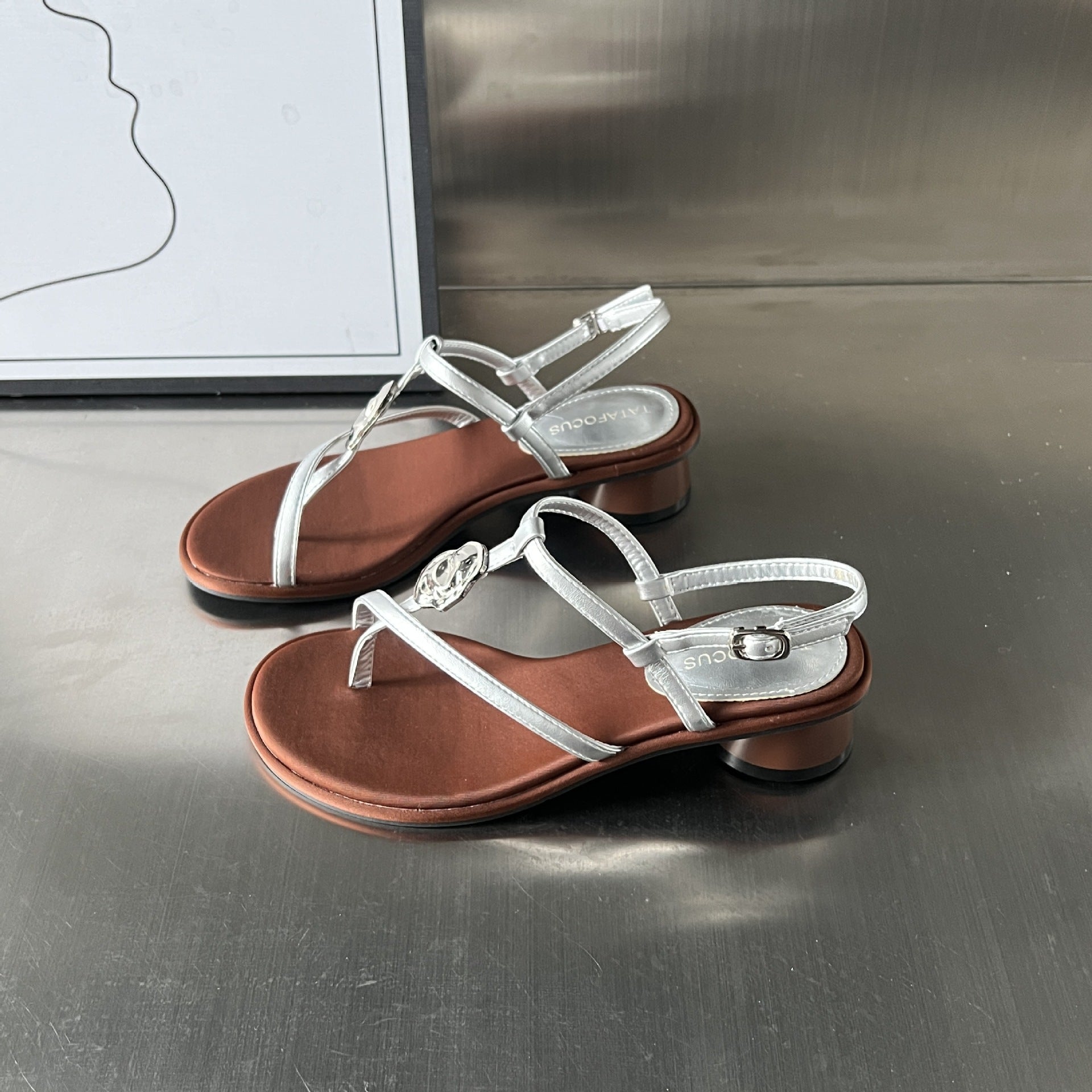Damen Elegante Sandalen mit kostbaren Verzierungen und komfortablem Absatz R&B