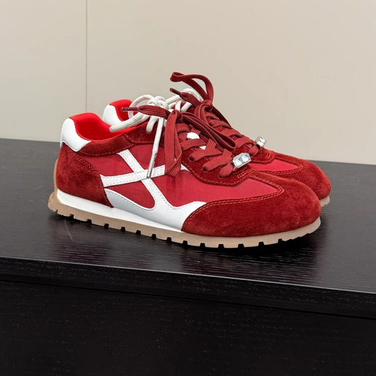 Damen Sneakers im Retro-Stil aus hochwertigem Wildleder mit einzigartigem Schnürdesign R&B
