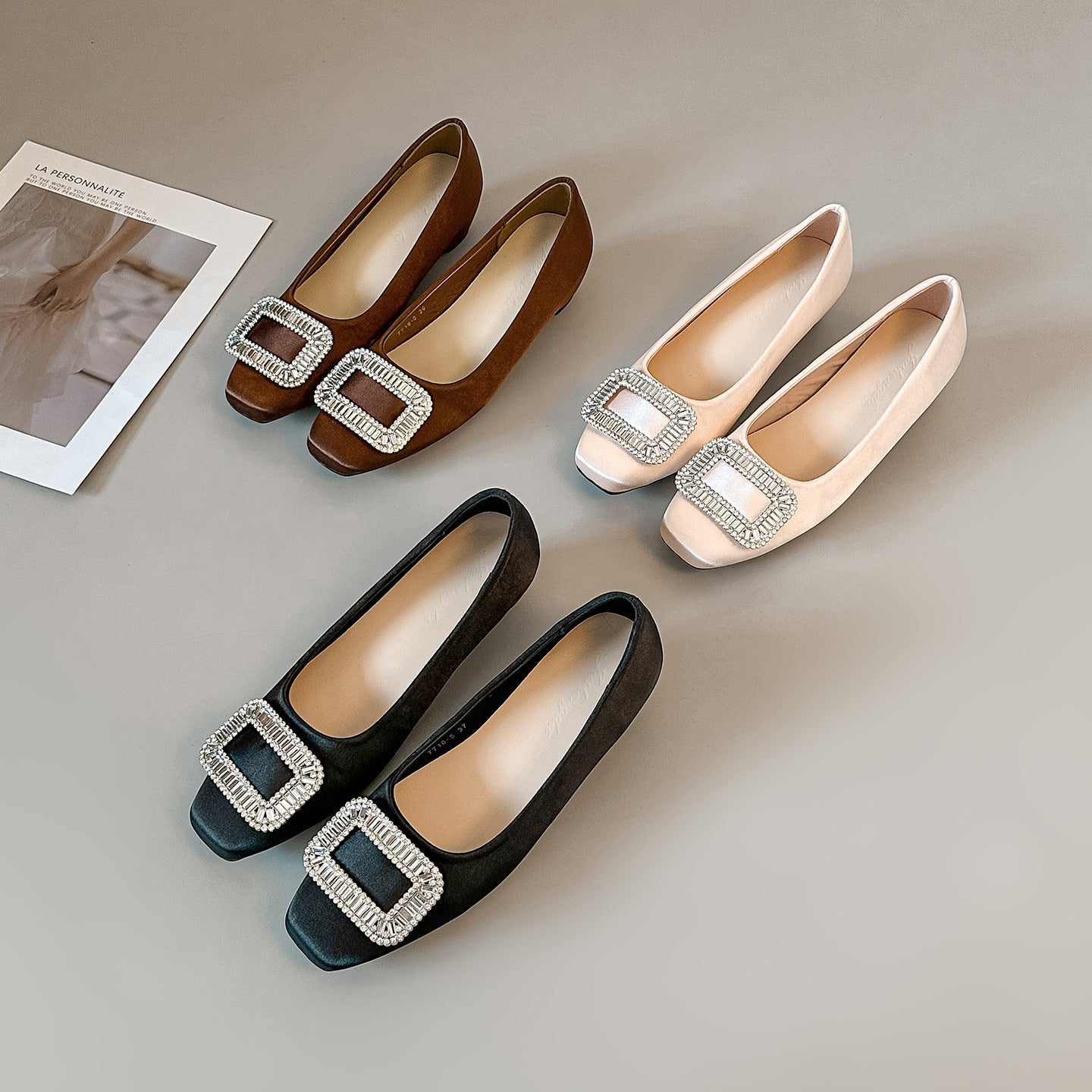 Damen Ballerina-Schuhe mit funkelnder Schnallenverzierung und weichem Obermaterial