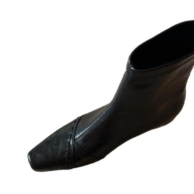 Damen Stiefeletten mit schmalem Schnitt und modischen Nähten