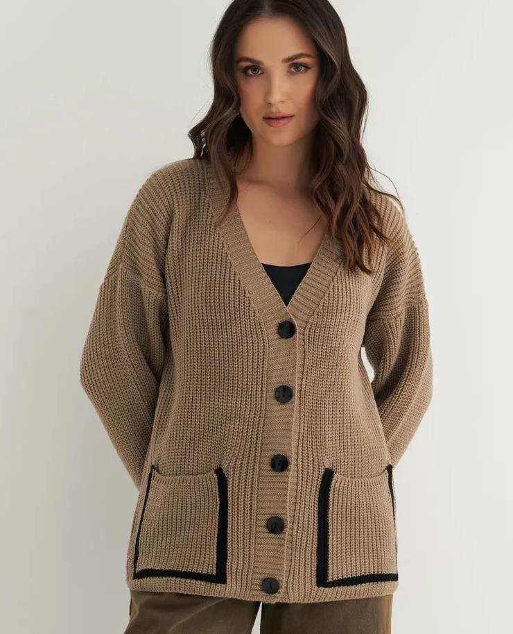 Damen Lässiger Strickcardigan mit tiefem V-Ausschnitt und praktischen Taschen R&B