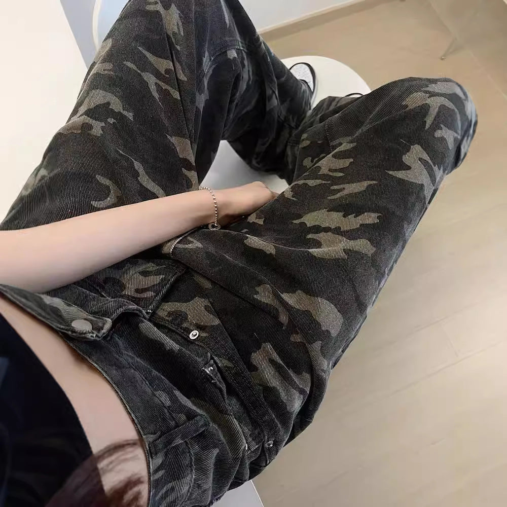 Damen Cargohose mit weitem Bein und modernem Camouflage-Muster R&B