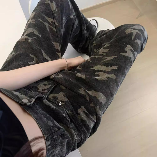 Damen Cargohose mit weitem Bein und modernem Camouflage-Muster R&B