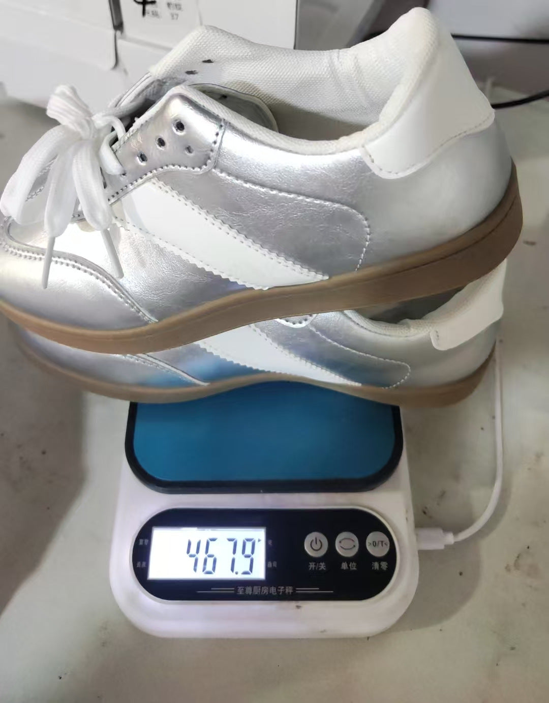 Damen Sportliche Sneaker im Retro-Design R&B