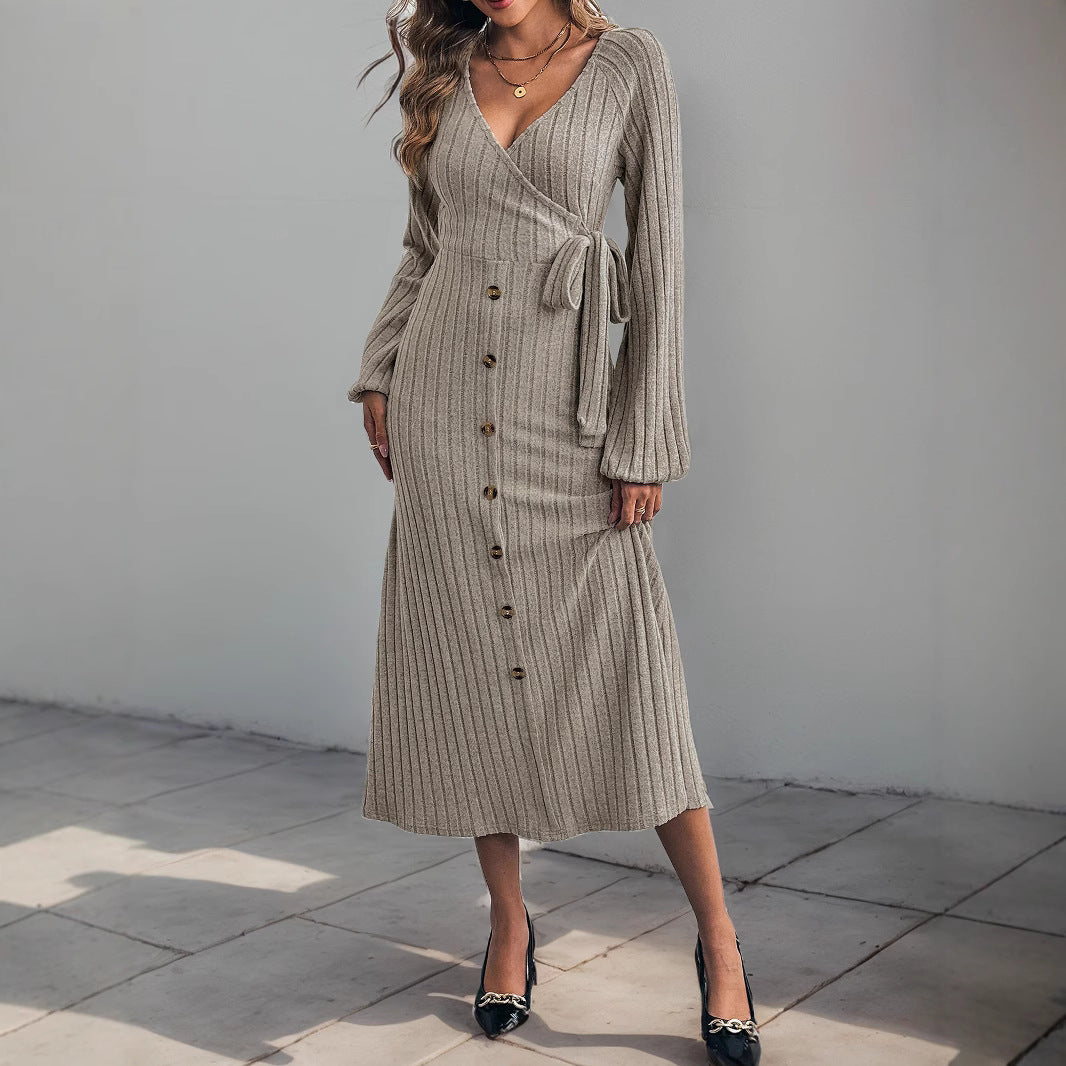 Damen Wickelkleid mit eleganten Rüschendetails und taillierbarem Gürtel R&B