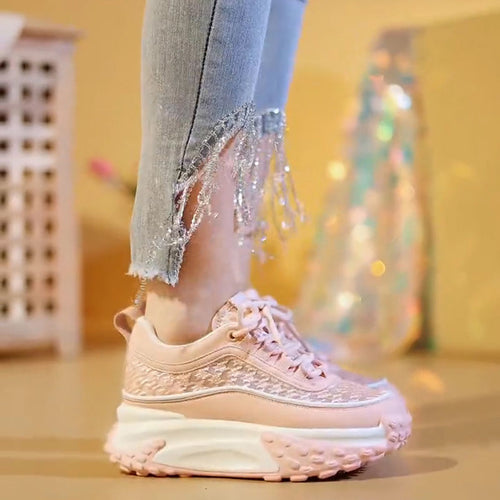 Damen Sportliche Chunky Sneakers mit futuristischem Design und atmungsaktiver Obermaterialstruktur R&B