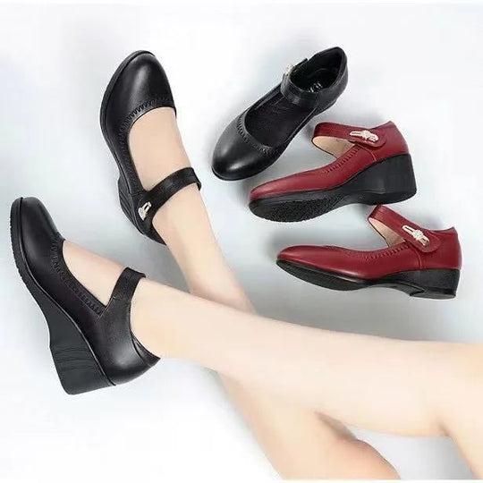 Damen elegante Mary Jane Wedges mit verstellbarem Riemen und dekorativem Detail R&B