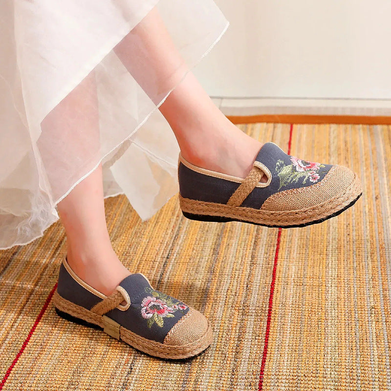 Damen klassische Espadrilles mit handgestickten Blumenmotiven