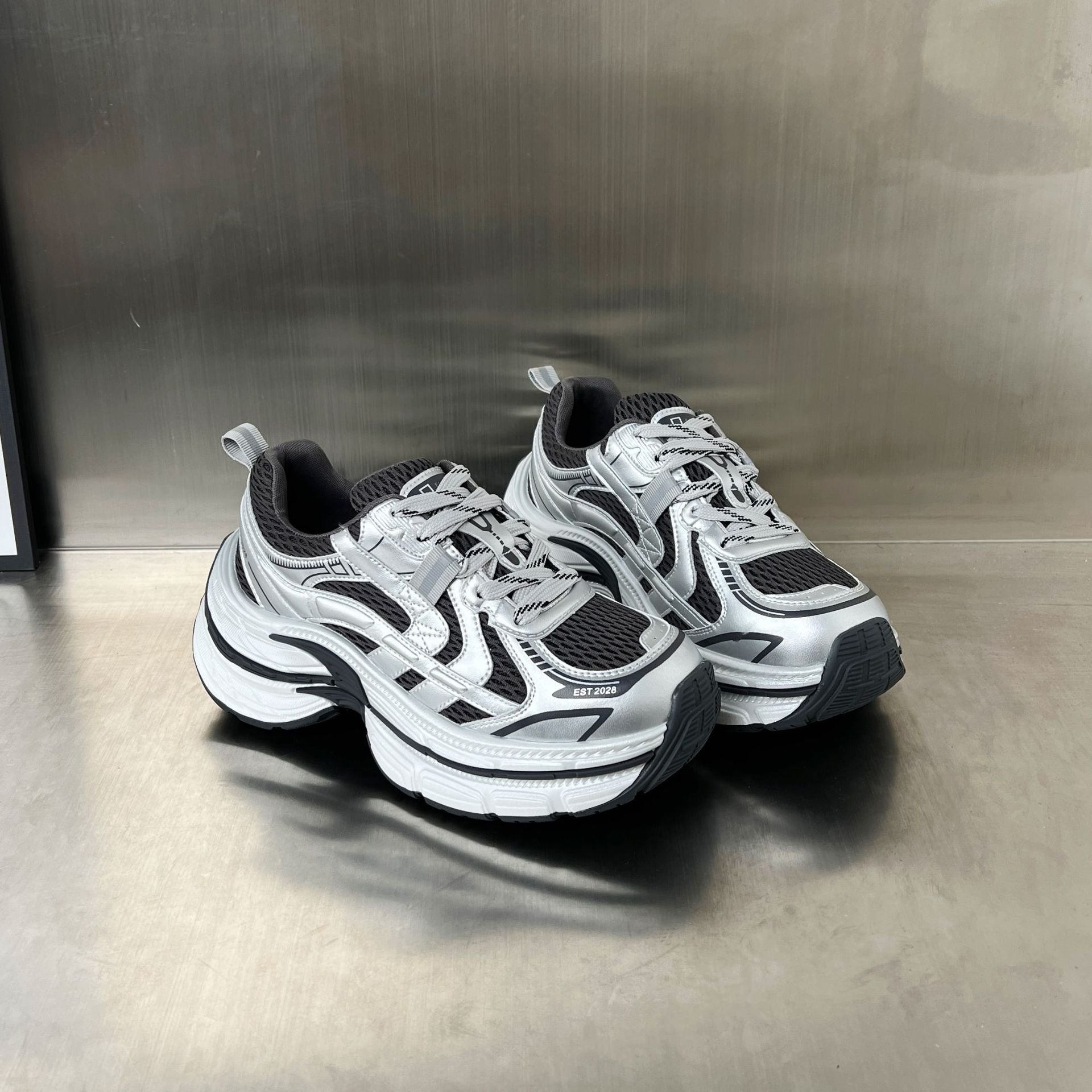 Damen trendige Sneakers mit ausgeglichener Dämpfung und atmungsaktiver Mesh-Oberfläche R&B