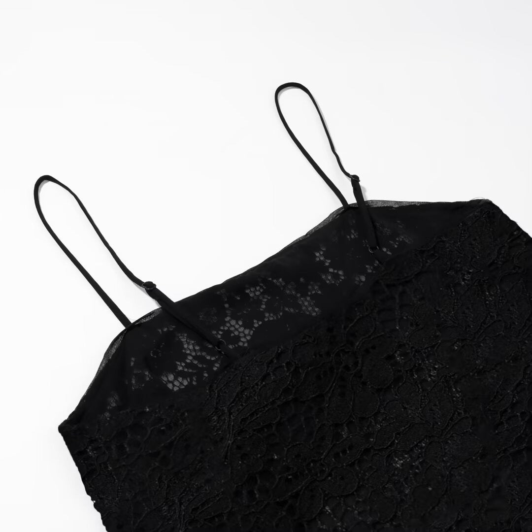 Damen-Spitzen-Camisole mit asymmetrischem Schnitt und dekorativen Trägern R&B