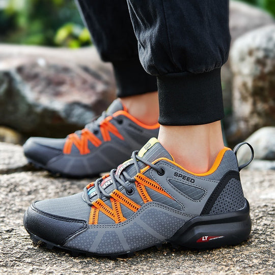 Herren nan robuster Trailrunning- und Outdoor-Sneaker mit griffiger Multiterrain-Profilsohle, verstärkter Zehenkappe und Bungee-Schnürung R&B