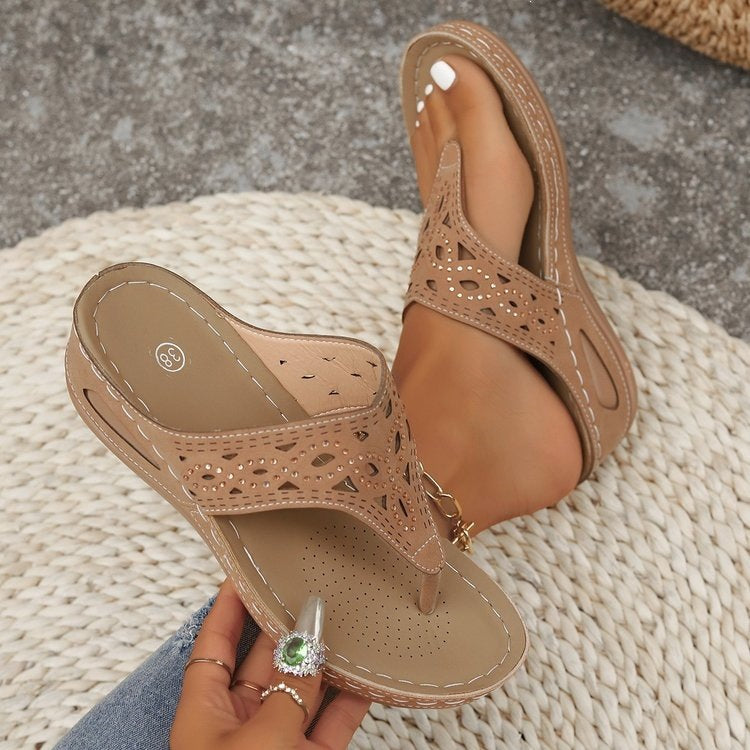 Damen Komfortable Zehentrenner-Sandalen mit floralem Schnitt R&B