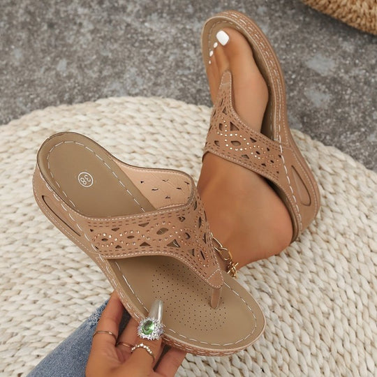 Damen Komfortable Zehentrenner-Sandalen mit floralem Schnitt R&B