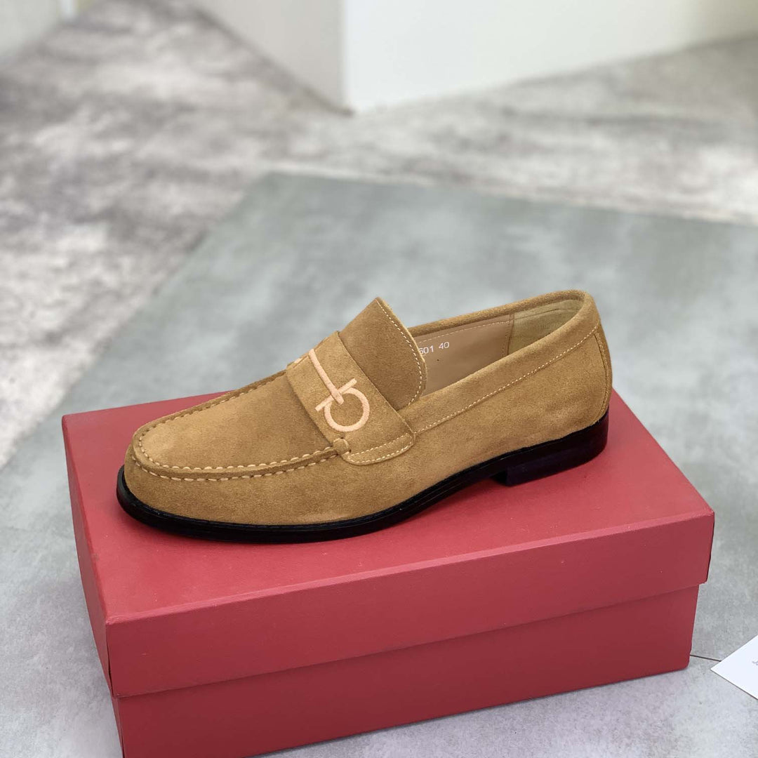 Damen Mokassins aus feinem Wildleder mit stilvollem Zierdetail R&B