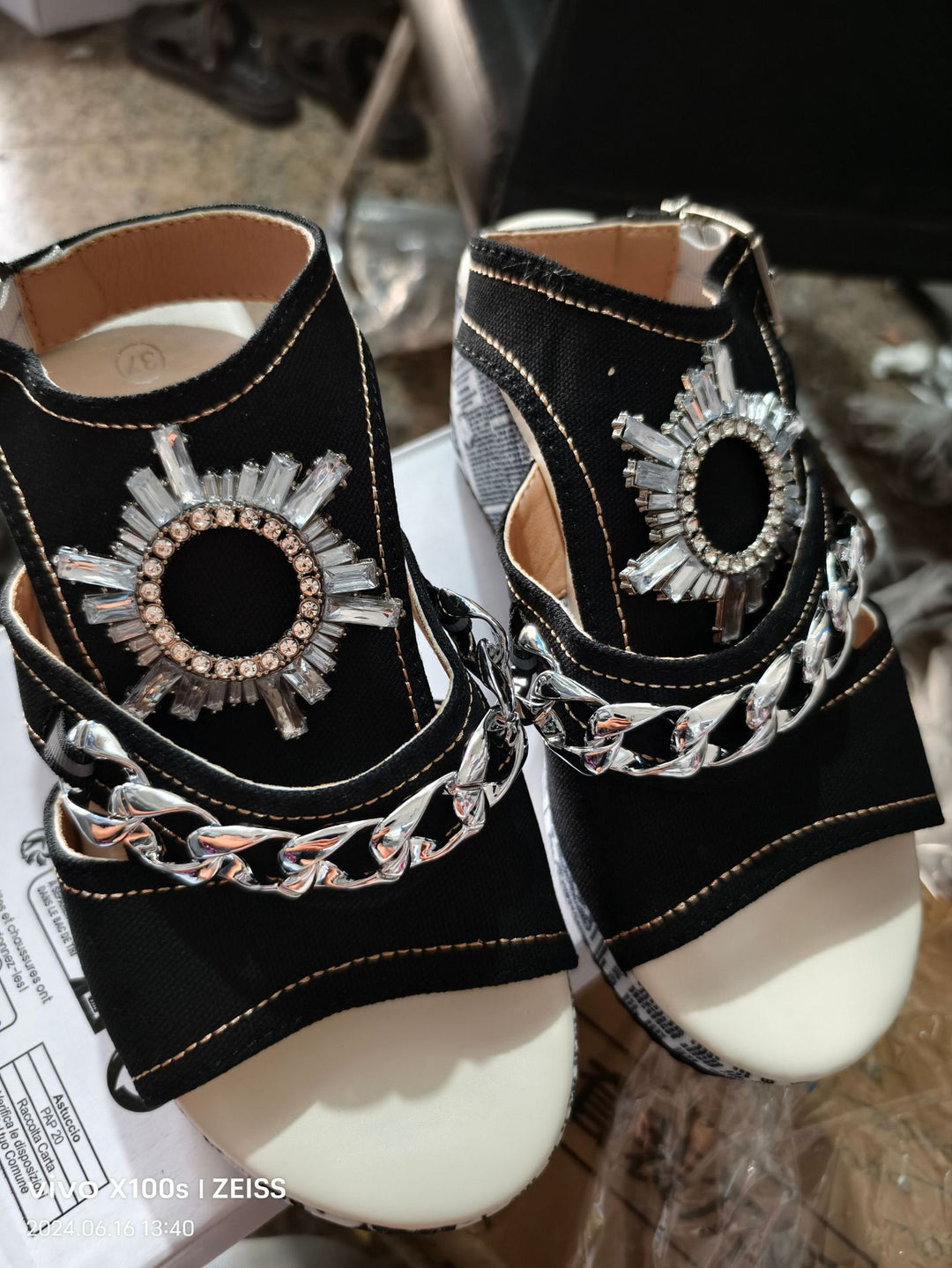 Damen Wedge-Sandalen mit eleganten Verzierungen R&B