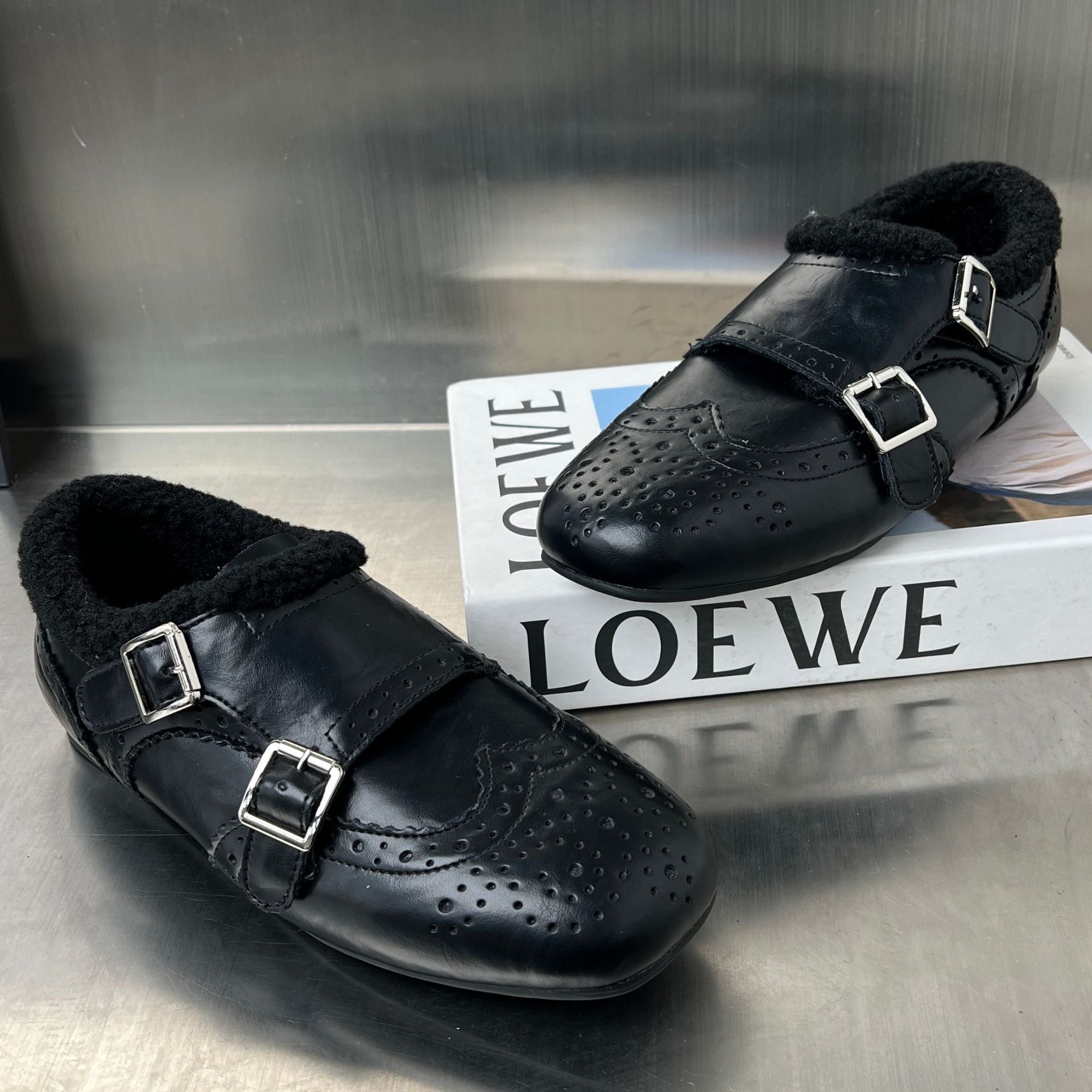 Damen elegante Mokassins mit modischen Schnallen und weichem Innenfutter R&B