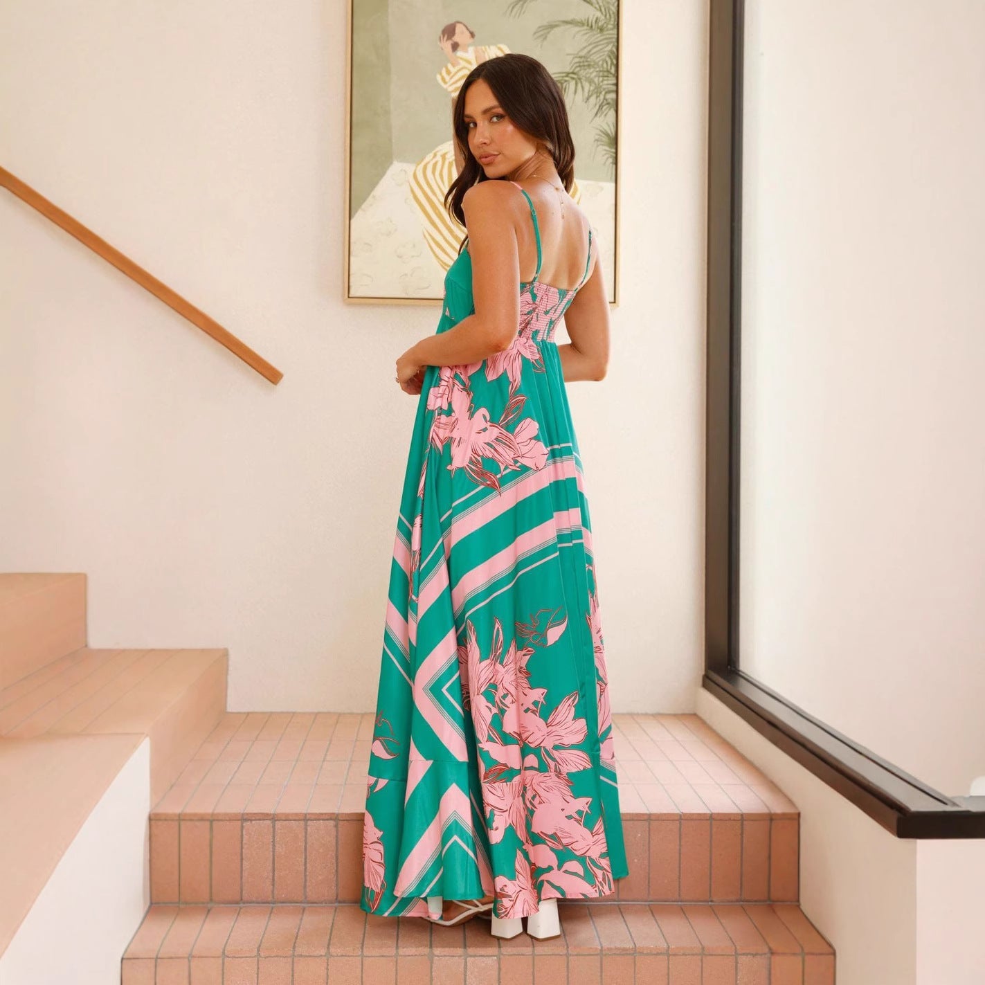 Damen Maxikleid mit elegantem floralem Design und schmalen Trägern R&B