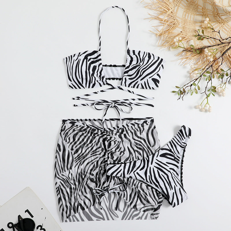 Damen Triangel-Bikini-Set mit transparentem Wickelrock und animalischem Muster R&B
