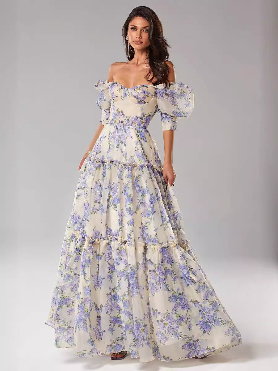 Damen Elegantes Maxikleid mit schulterfreien Rüschenärmeln und floralen Akzenten EB