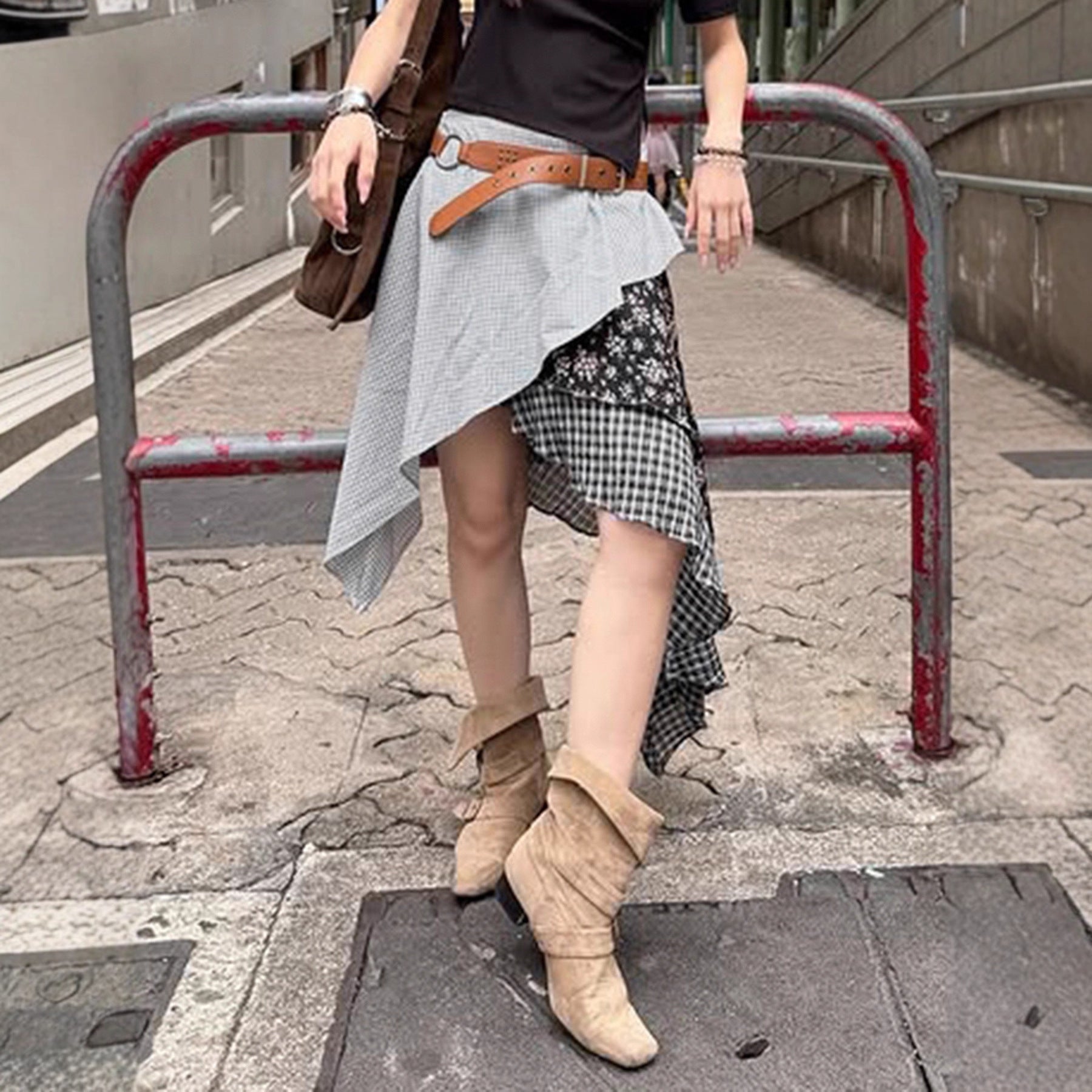Damen asymmetrischer Rock mit floralen und karierten Mustern R&B